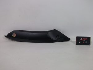 TAPA IZQUIERDA (BANDEJA) TRIUMPH DAYTONA 675 2006/08